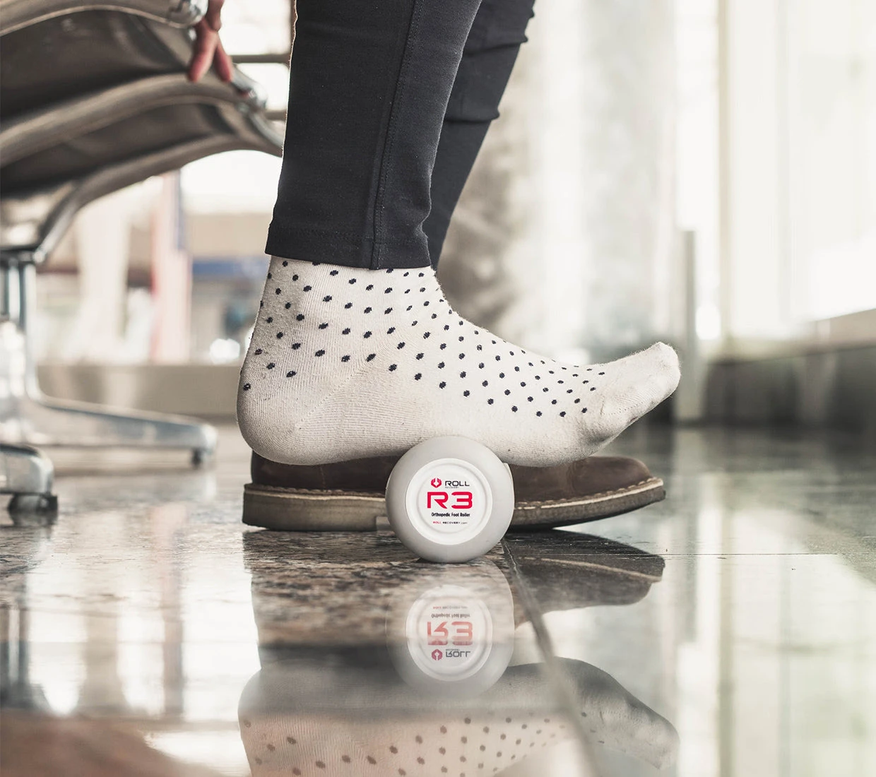 ROLL Recovery R3 Foot Roller (40) - Image 6